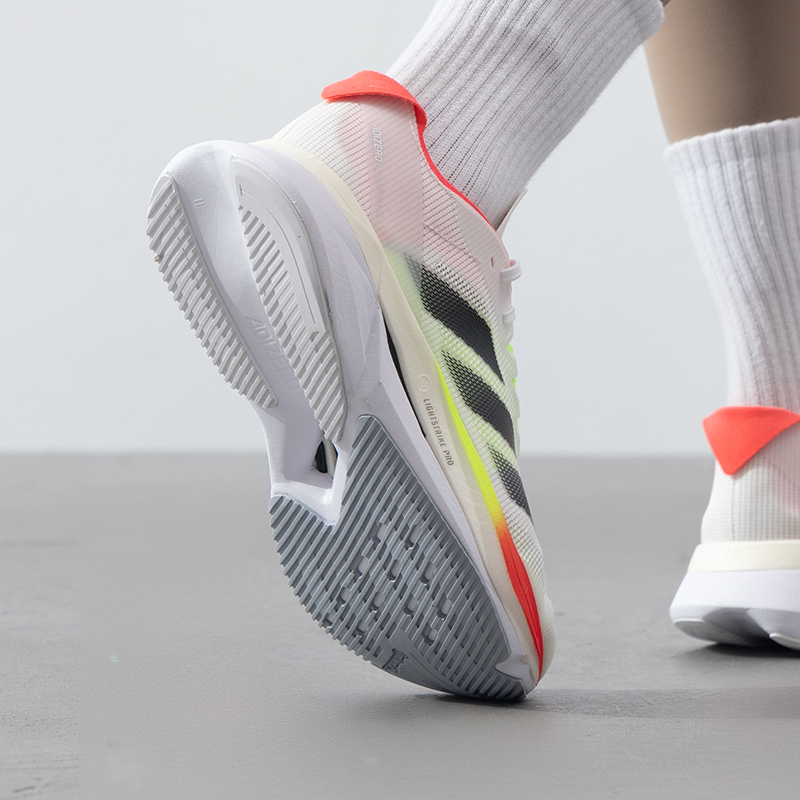 حذاء رياضي نسائي من أديداس أدي - مراجعة Adidas Shoes Adizero Boston 12 وسعره